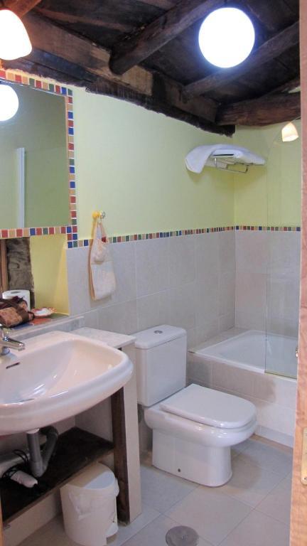 Casa Lucas Guest House Arzúa Стая снимка