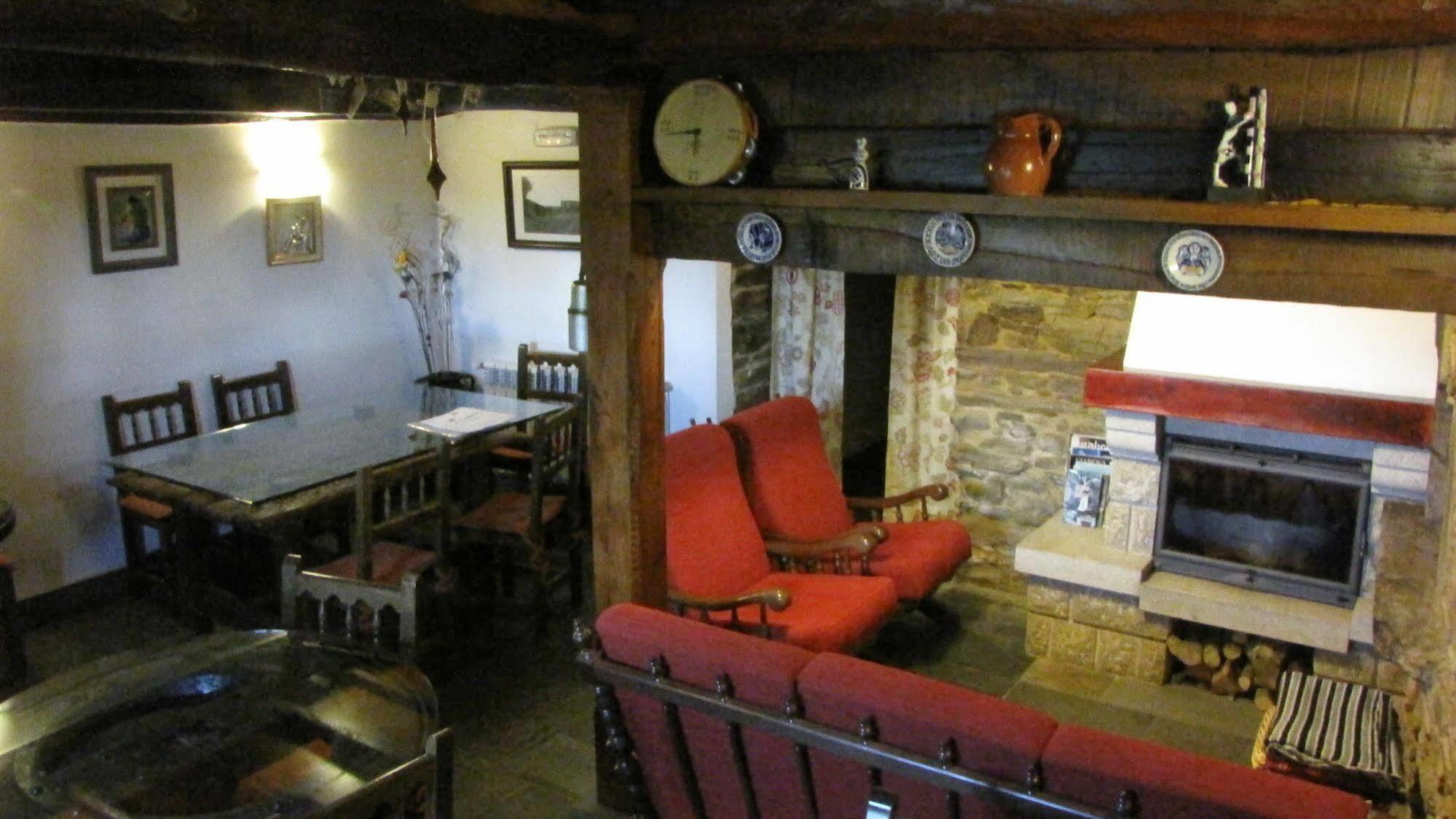 Casa Lucas Guest House Arzúa Екстериор снимка