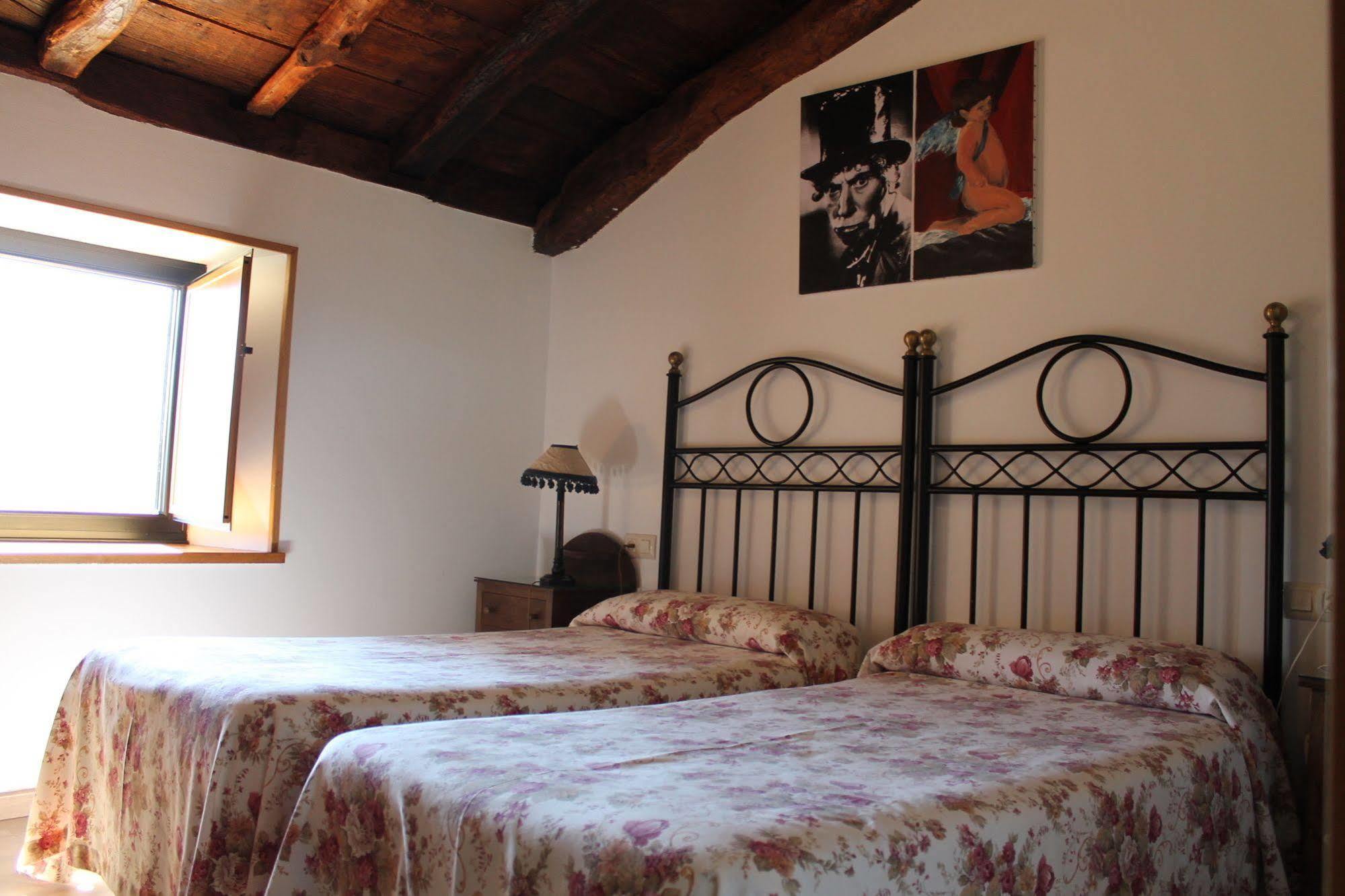 Casa Lucas Guest House Arzúa Екстериор снимка